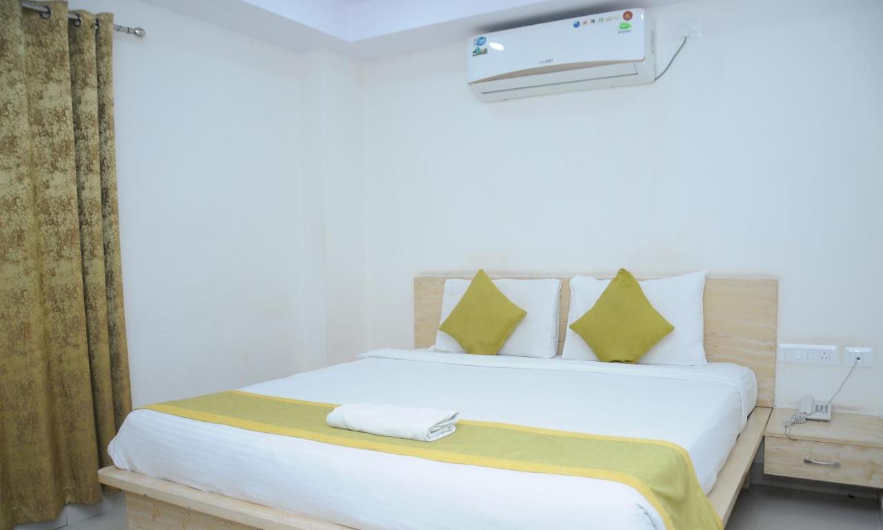 Hotel Pratz Inn Hyderabad Exterior foto