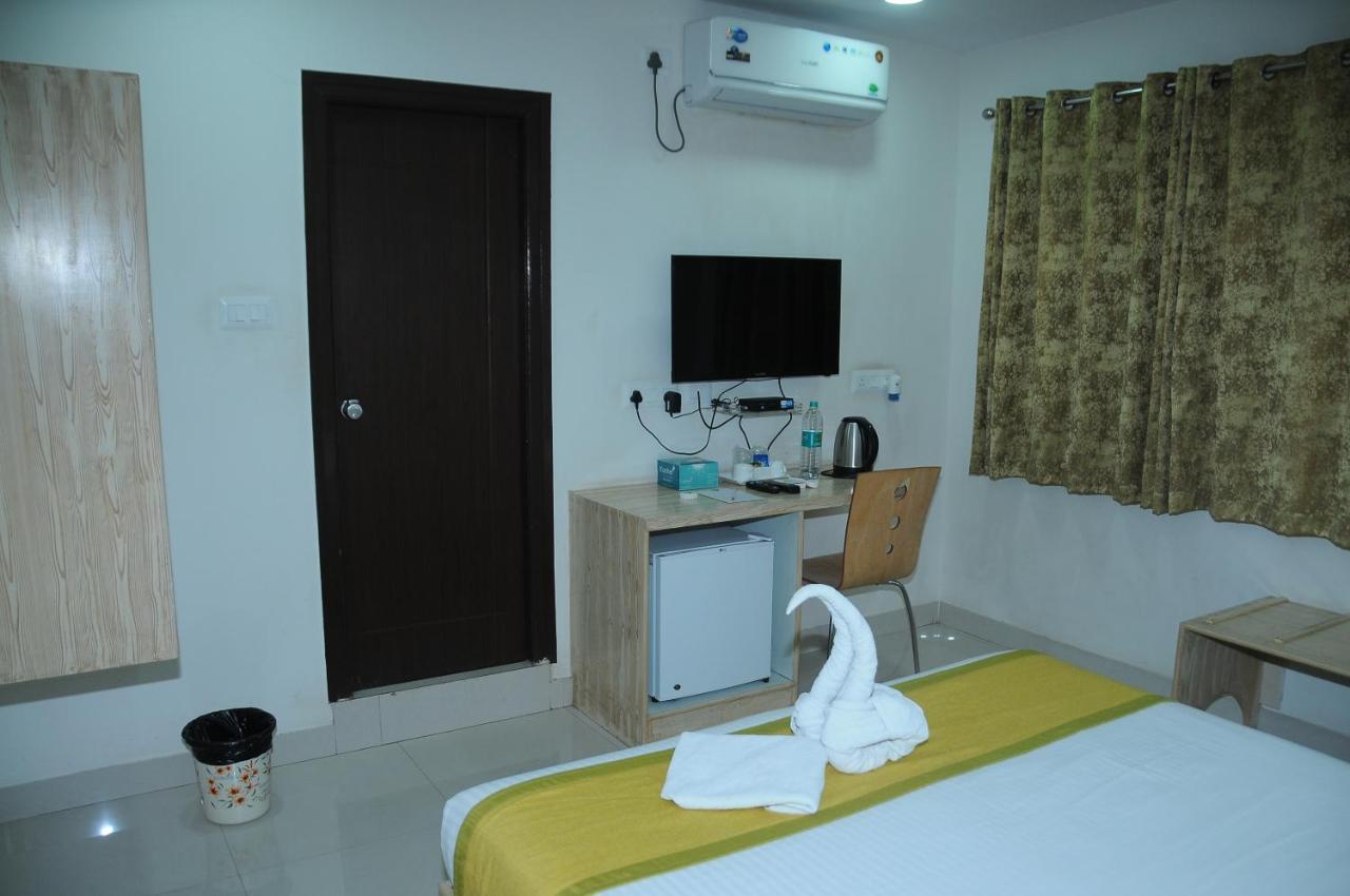 Hotel Pratz Inn Hyderabad Exterior foto